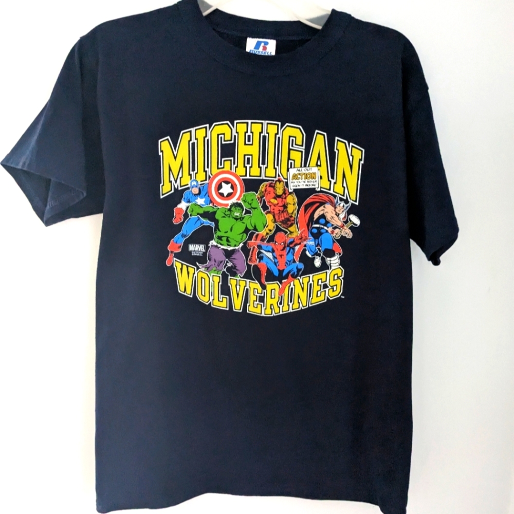 UMich Youth large Michigan Marvel tshirt